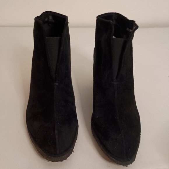 Stuart Weitzman Black Suede Booties Women’s Size 8 - Picture 13 of 13